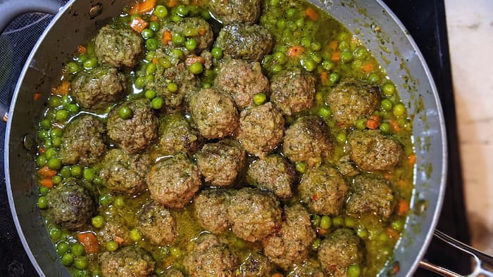 Moroccan meatballs with sweet peas